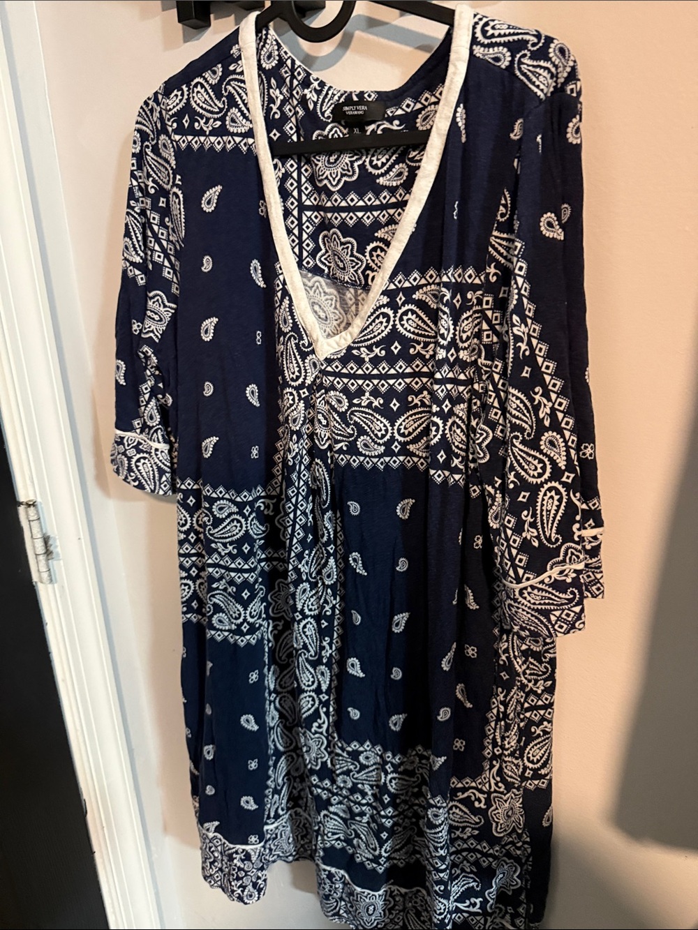 Simply Vera Vera Wang Navy and White Paisley V‑Neck Sleep Dress